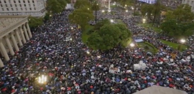 Mjesec dana od smrti tužitelja: Stotine tisuća Argentinaca na ulicama zahtijeva istragu