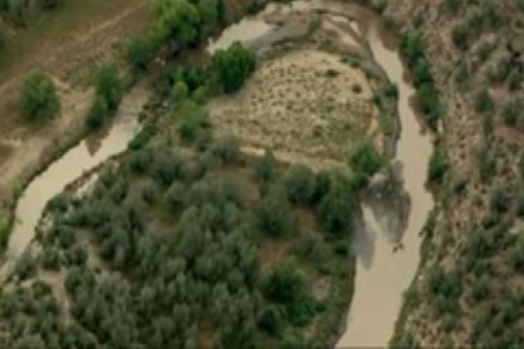VIDEO Najmanje devet osoba, među njima dvoje djece, utopilo se u riječnoj bujici u Arizoni