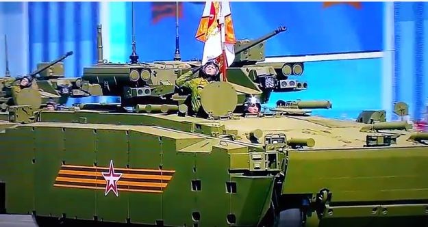 Velika vojna parada u Moskvi: Rusi predstavili najmoćniji tenk na svijetu - Armatu