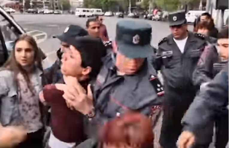 Veliki prosvjedi tresu Armeniju: Uhićena tri oporbena političara i oko 200 prosvjednika
