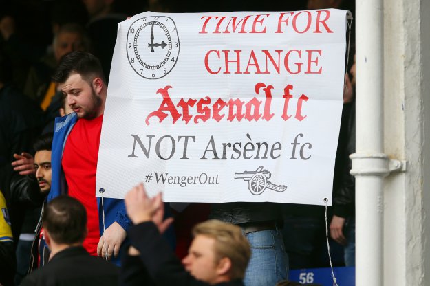 Wenger za loše rezultate okrivio navijače
