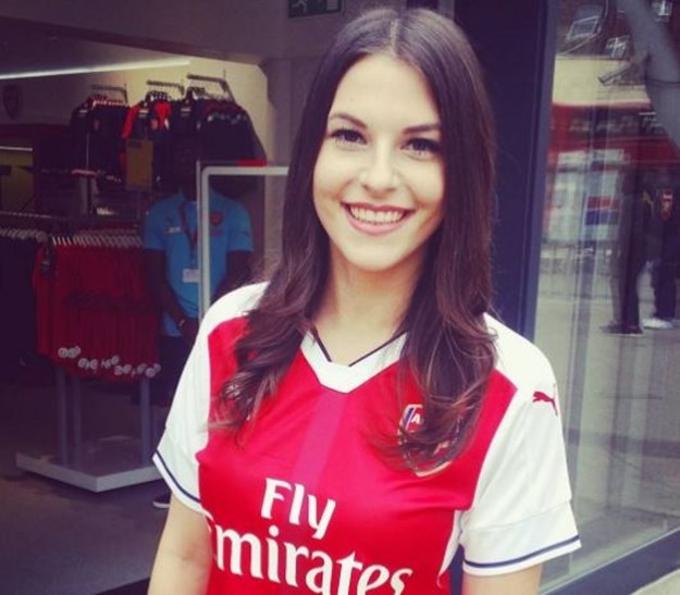 Atraktivna voditeljica obećala skinuti se ako Arsenal osvoji Premiership