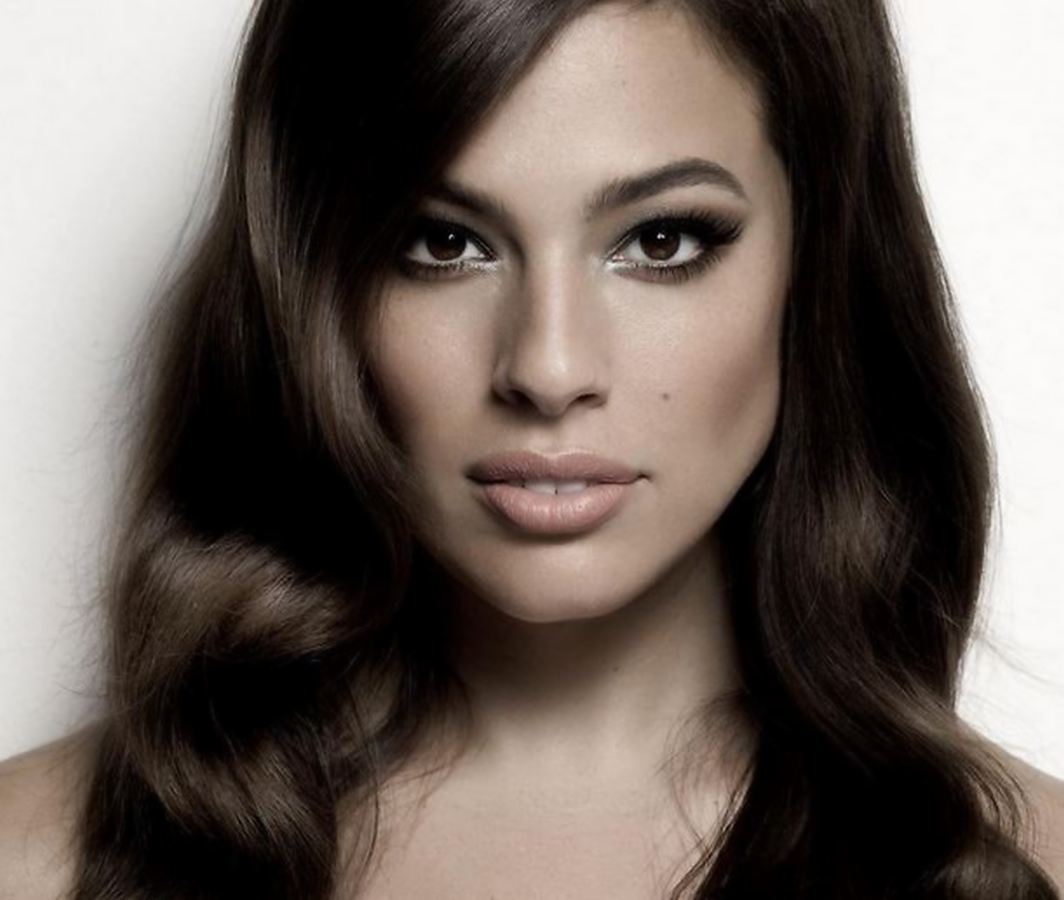 Nakon što su je posramili zbog Photoshopa, plus size manekenka pokazala koliko vježba