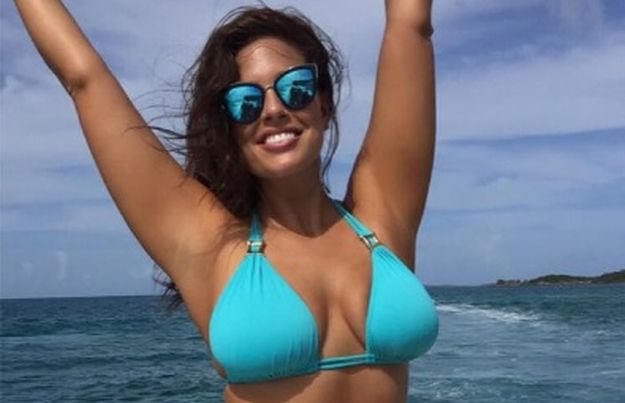 Najpoznatija plus size manekenka hrabro pokazala celulit na bedrima