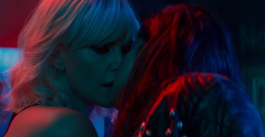 VIDEO Charlize Theron lezbijskim poljupcem zapalila internet