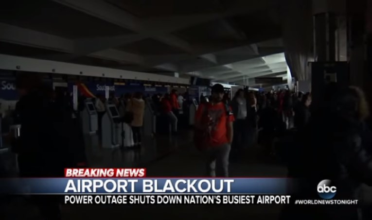 Nestanak struje na najprometnijem aerodromu na svijetu zarobio tisuće ljudi u zgradi i avionima