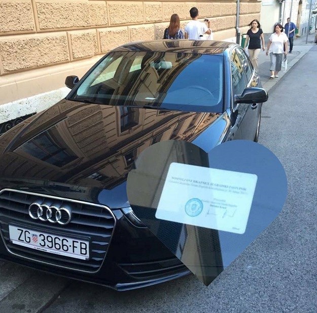 FOTO Bahati Bandićev zastupnik parkirao Audi A6 odmah kraj ulaza u Gradsku skupštinu
