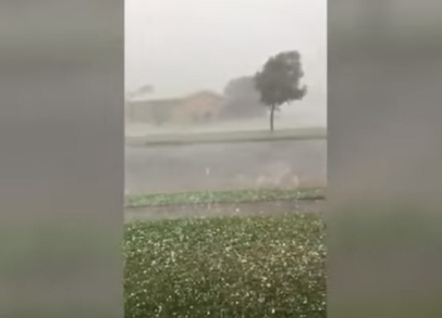 VIDEO Neviđena oluja u Australiji: Padali komadi leda, gromovi udarali 80.000 puta