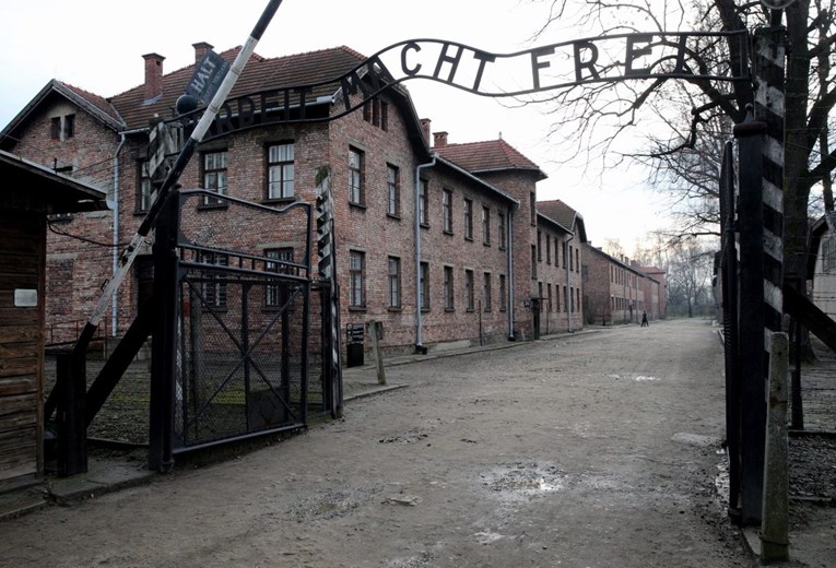 Poljska na internetu objavila popis stražara u Auschwitzu