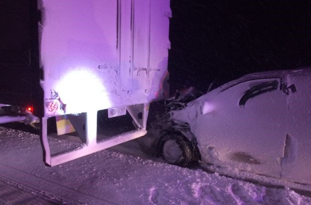 Bizarna nesreća: Kamion u koji su se zabili vukao ih 25 kilometara