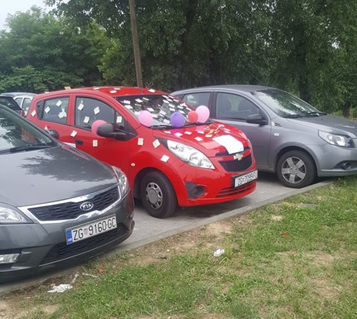 FOTO Zagrebački učenici iznenadili profesoricu najoriginalnijim poklonom ikada