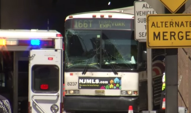 New York: 31 osoba lakše ozlijeđena u sudaru dvaju autobusa
