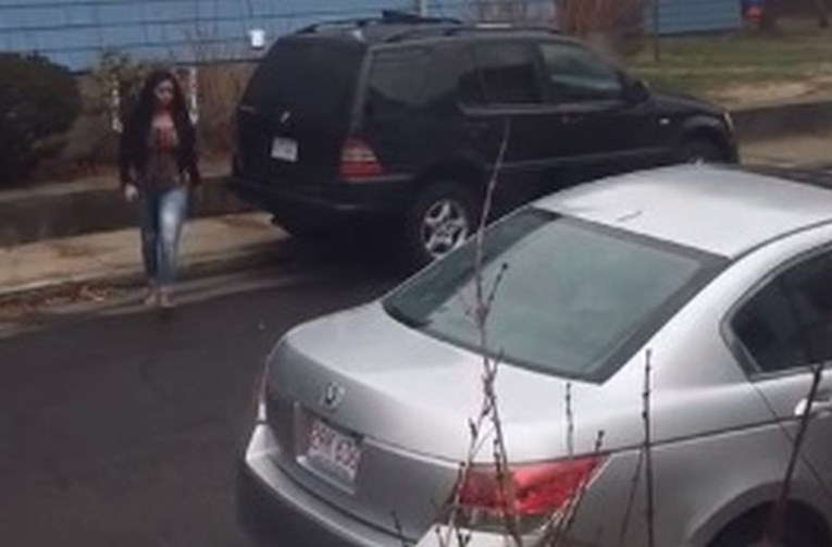 Pijana žena razbila auto "nevjernog dečka", ali prekasno je shvatila kakvu je glupost napravila