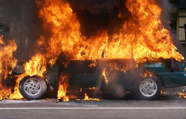 BMW koji je izgorio u Karlovcu namjerno je zapaljen
