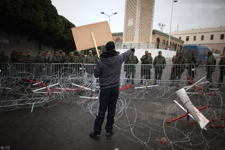 Nemiri u Tunisu, više od 300 uhapšenih nakon trodnevnih sukoba s policijom