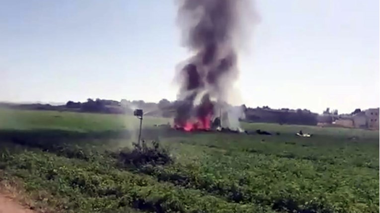 VIDEO U Španjolskoj se srušio vojni avion, pilot na mjestu poginuo