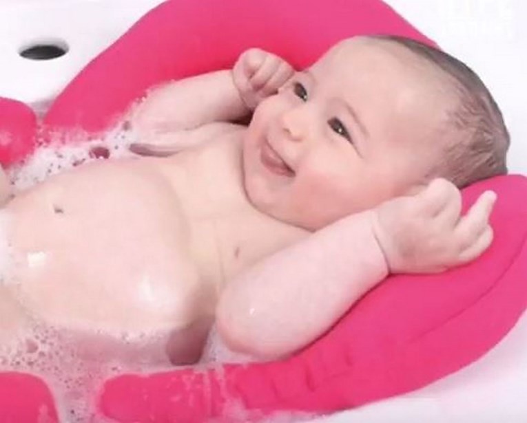 Kupanje malih beba nikada nije bilo opuštenije i jednostavnije
