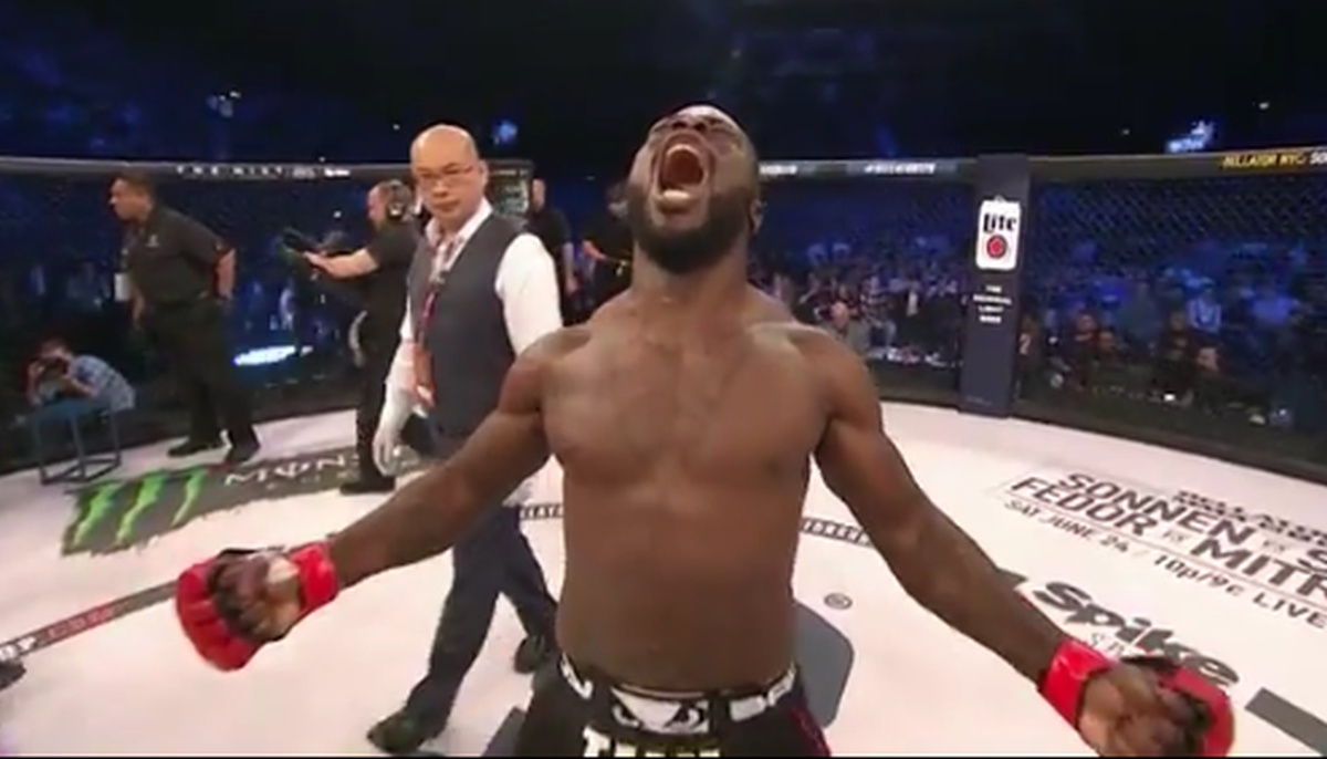 Sin MMA legende upisao prvi nokaut u Bellatoru, Kongo pobijedio 16 godina mlađeg protivnika