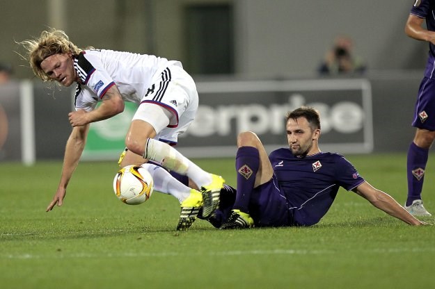 Badelj u velikim bolovima iznesen s travnjaka: Fiorentina izgubila od Lazija uz tri gola u sudačkoj nadoknadi