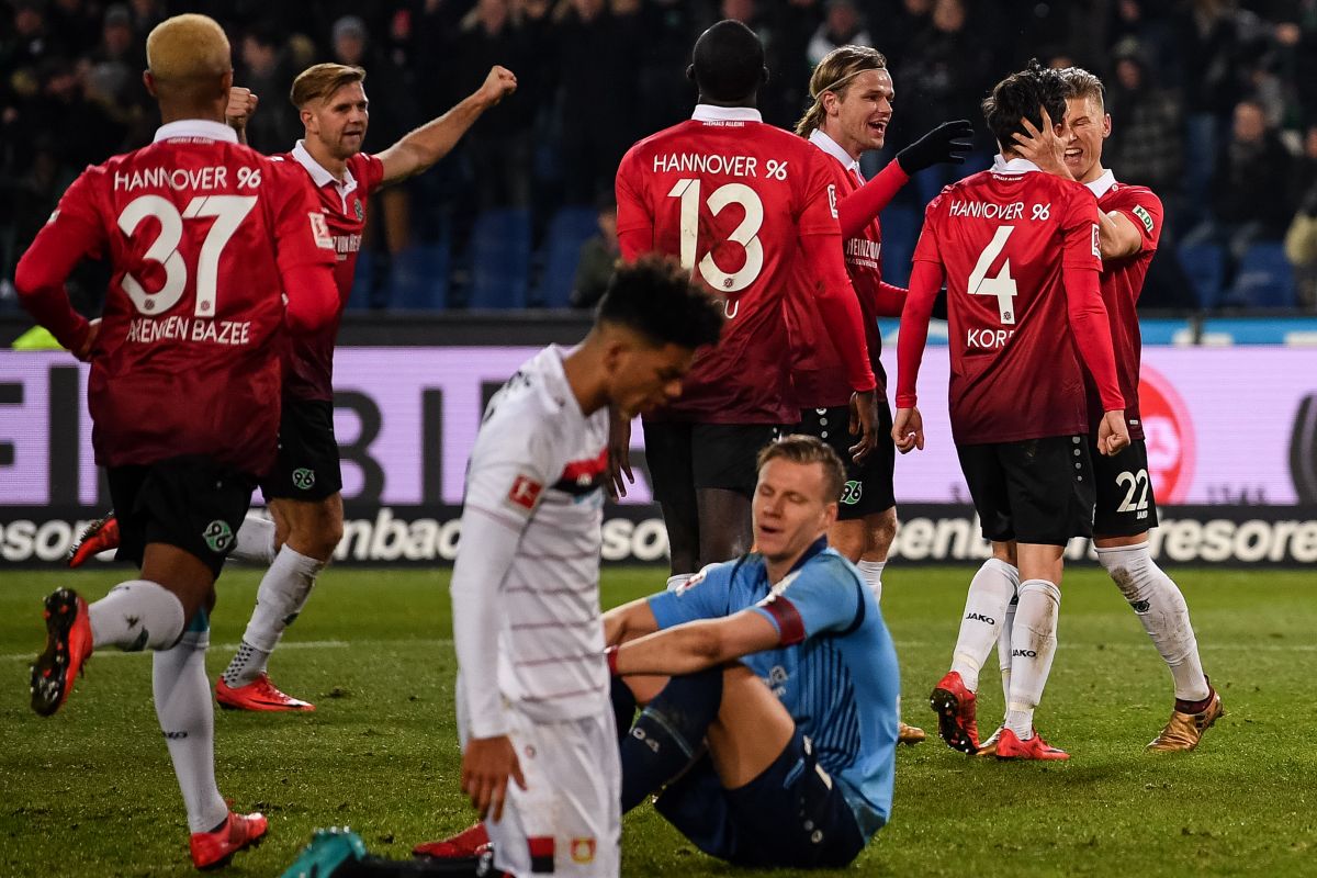LUDA UTAKMICA U BUNDESLIGI Osam golova, preokreti i dramatična završnica