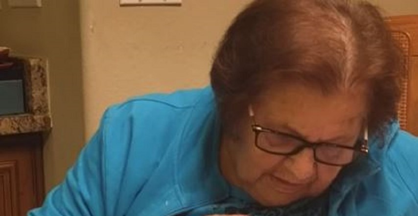 VIDEO 85-godišnja baka pokušava pokrenuti Google Home Mini, snimka je najslađe što ćete danas vidjeti