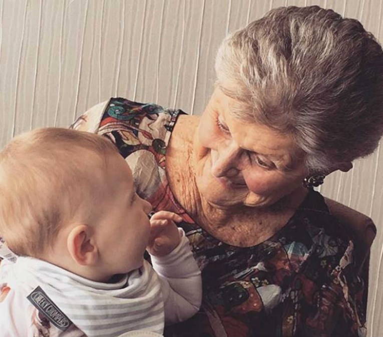 Koliko bi često bake trebale čuvati unuke?