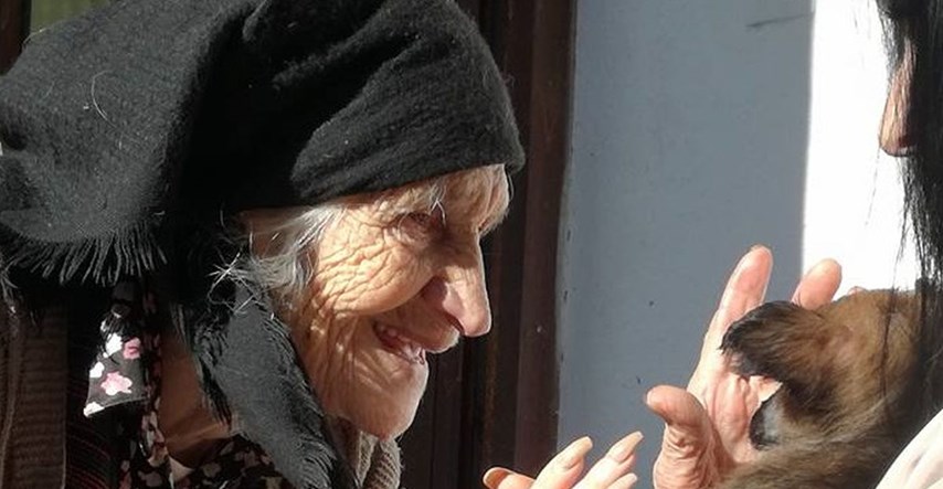 Baka Savka iz Slavonije ima 97 godina i 600 kuna mirovine, no redovito spašava životinje s ulice