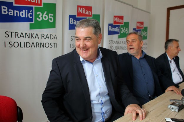 HDZ-ovci politički upokojili splitskog gradonačelnika: Minut šutnje za Baldasara