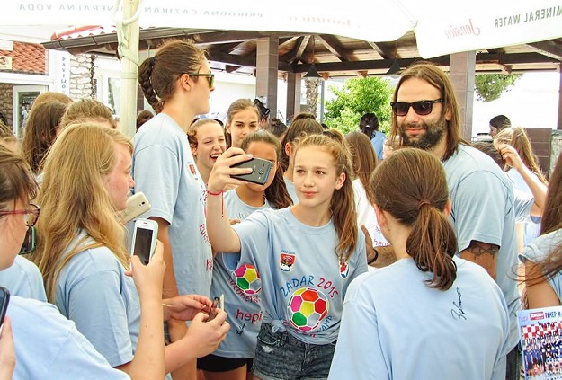 Balić kao koordinator HRS-a posjetio rukometni kamp u Zadru