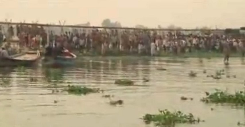 Deseci nestalih u potonuću trajekta u Bangladešu