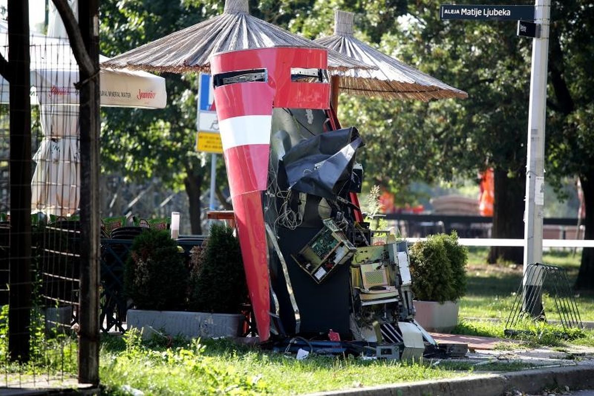 Na Jarunu plinom raznijeli bankomat i odnijeli novac