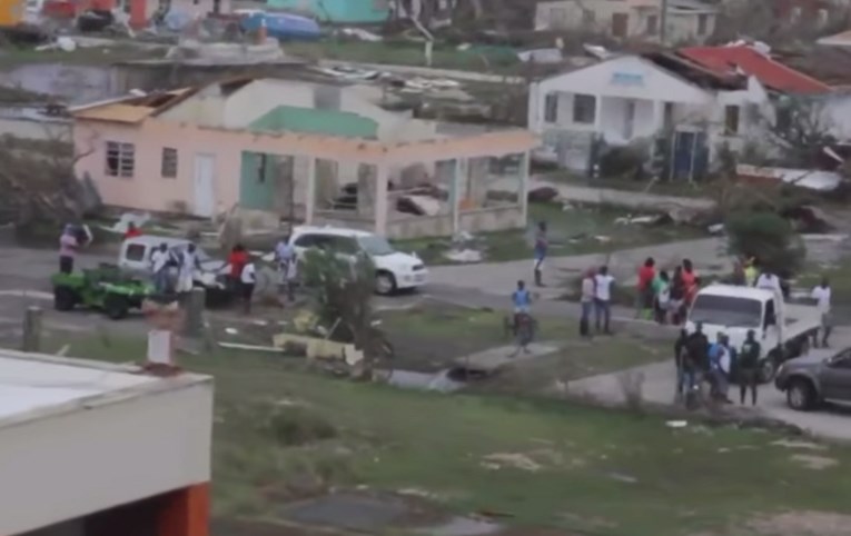 OČAJ I KAOS Na razorenom otoku sada su svi beskućnici, a stiže novi uragan