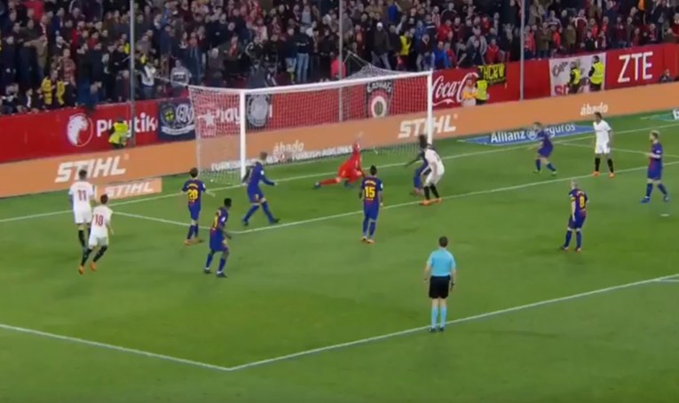 LUDI POVRATAK BARCELONE Messi i Suarez s dva gola u minuti spriječili poraz u Sevilli