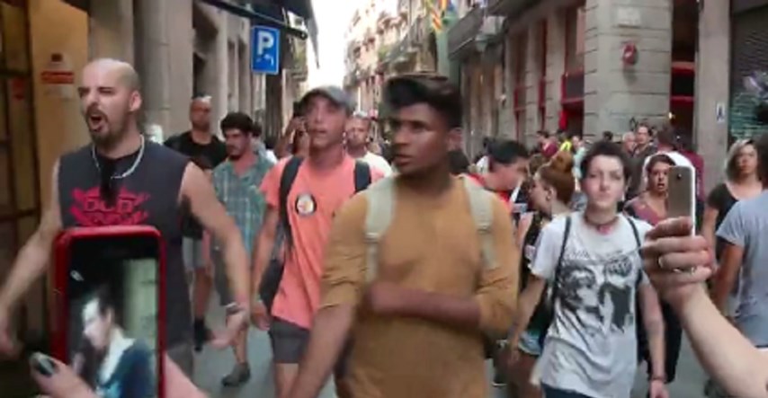 Desničari u Barceloni se sukobili s prosvjednicima protiv fašizma