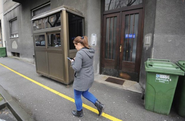 Policijska kućica postavljena pred Kolindinim stanom u Bauerovoj