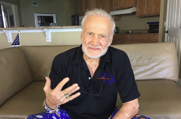 Buzz Aldrin prošao detektor laži dok je pričao o susretu s NLO-om: "Tamo je bilo nešto..."