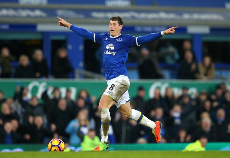 Zvijezda Evertona nije ni šutirala prema golu, a već je slavila pogodak