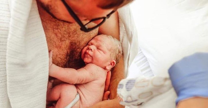 FOTO "To je odvratno": Vidite li što "nije" u redu s ovom fotkom oca i novorođenog sina?