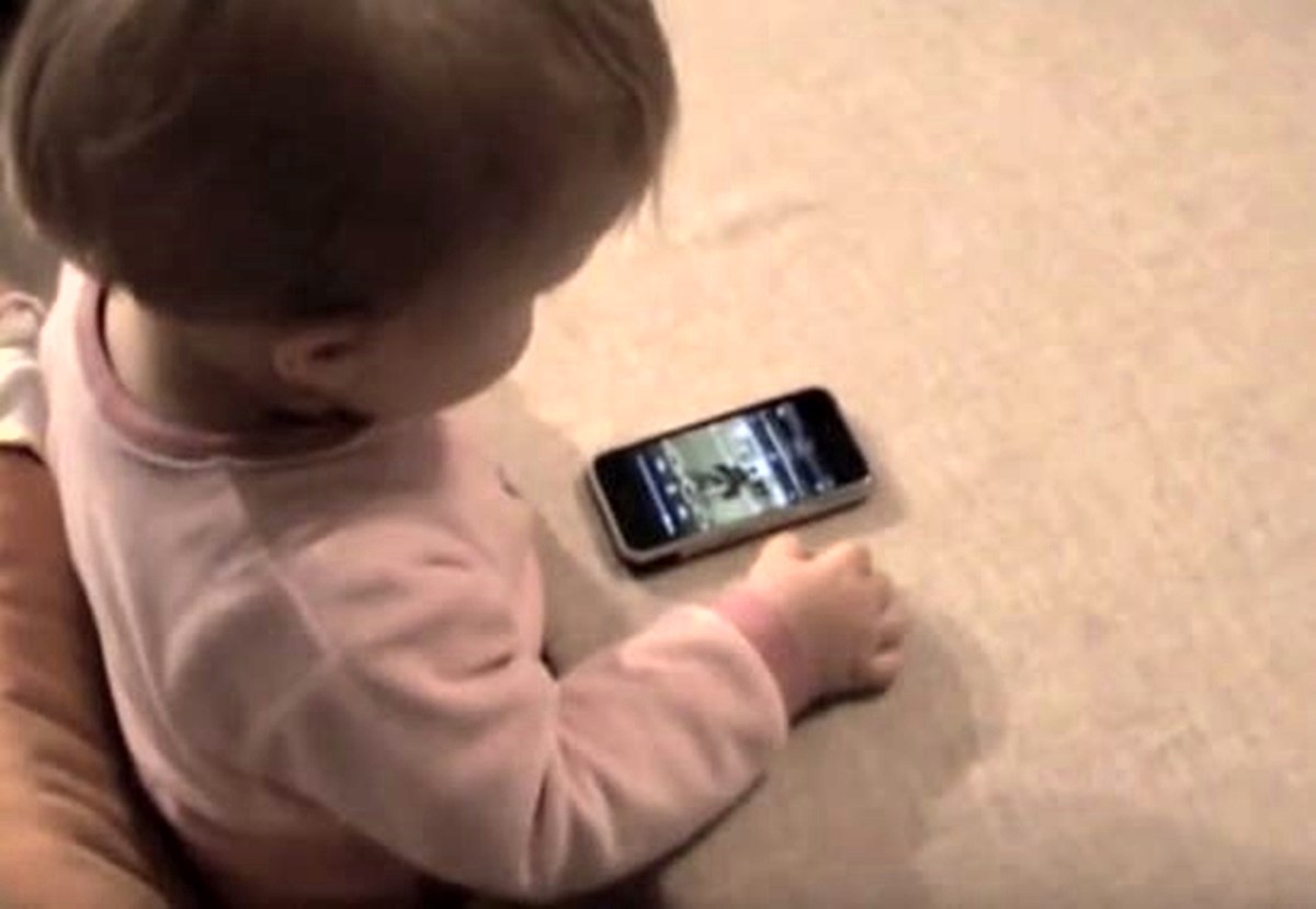 Dječak zaključao mamin iPhone na 47 godina