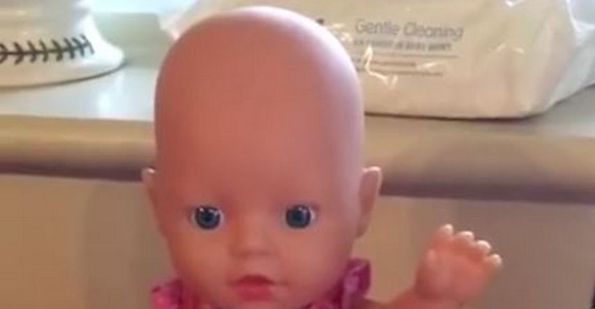 Mama misli da ova lutka psuje, objavila je video pa pokrenula raspravu