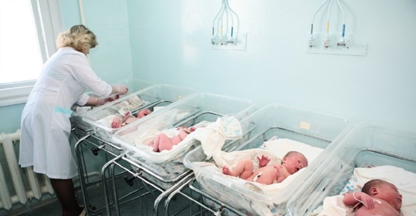 Imotski daje poticaje za novorođenčad, za treće dijete 50 tisuća kuna