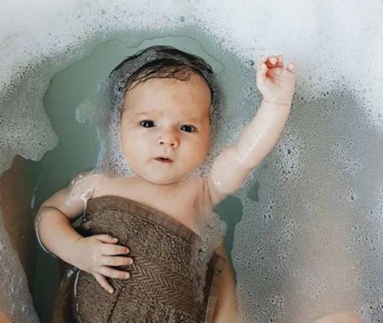 Moderne bebe više se ne kupaju u kadi
