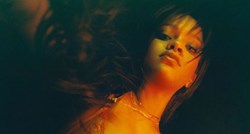 Rihanna se utegnula u seksi korzet, izbacila grudi i dobila tri i pol milijuna lajkova