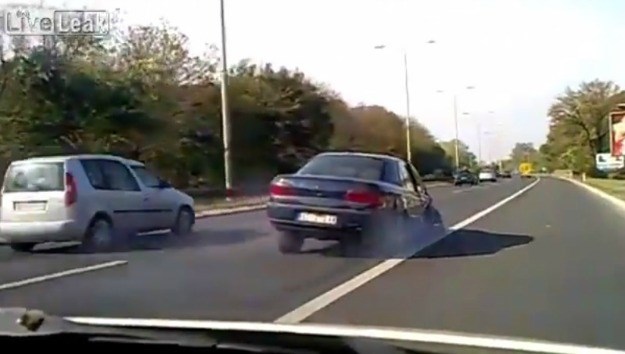 Automobilom bez jednog kotača jurio po beogradskoj autocesti