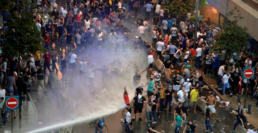 U Bejrutu prosvjed zbog običnog i "političkog smeća", 30 ozlijeđenih