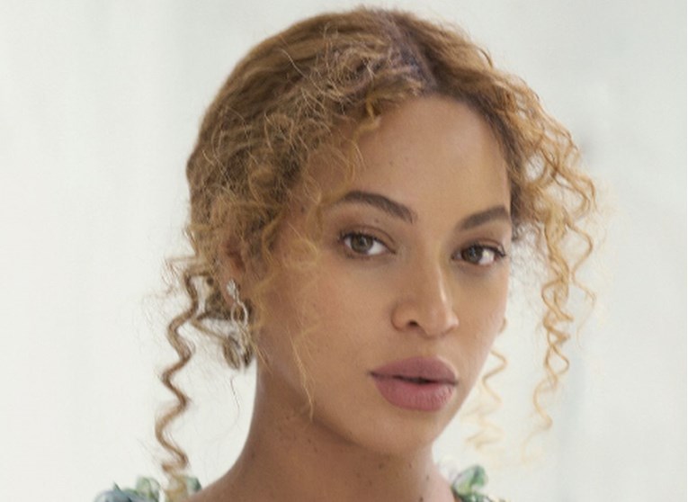 Beyonce se obratila javnosti prvi put nakon rođenja blizanaca