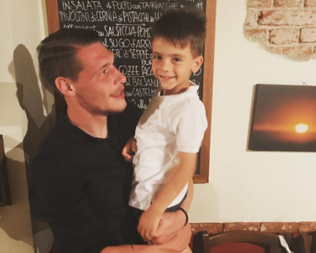ZAŠTO  BAŠ ON, SINE? Bonuccijev mali obožava Belottija pa ga je morao voditi na večeru s velikim rivalima