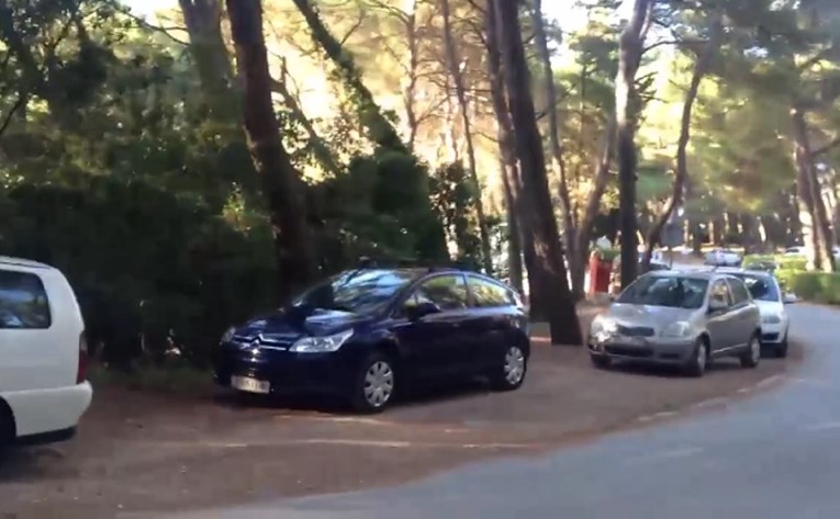 VIDEO Invazija automobila na splitske Bene: "Park šuma ih treba nadzirati, a oni ih puštaju"