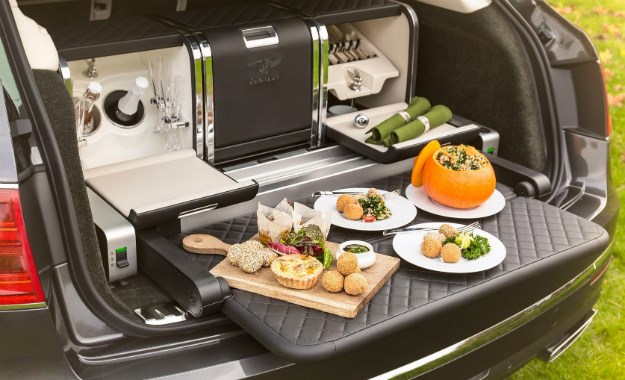 Samo nam je to trebalo: Bentleyev set za piknik upotpunjen organskim jelovnikom