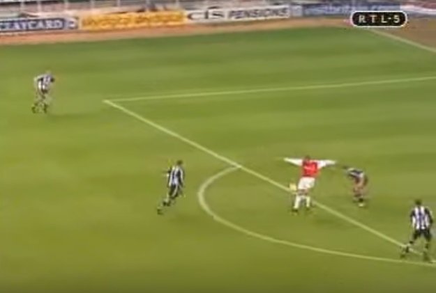 Na današnji dan prije 14 godina Bergkamp je zabio "onaj gol"